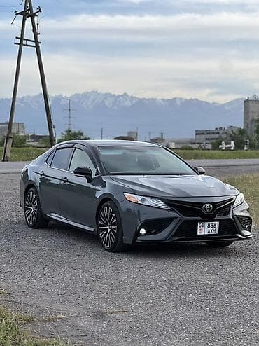 машина в идеальном состоянии: Toyota Camry: 2019 г., 2.5 л, Вариатор, Гибрид, Седан — 3