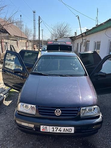 багаж венто: Volkswagen Vento: 1992 г., 2 л, Ручные, Седан — 10