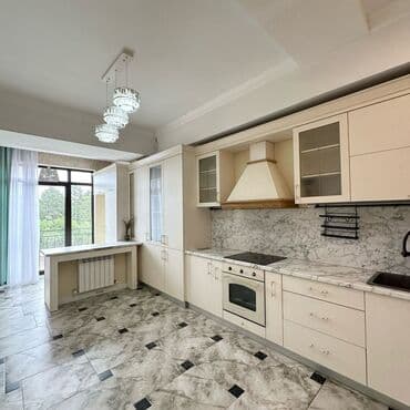 сдаю квартиру 5 микрорайон: 3 комнаты, 141 м², Элитка, 5 этаж, Евроремонт — 5