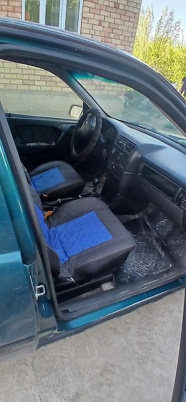 Vauxhall: Opel Vectra: 1993 г., Механика, Седан — 2