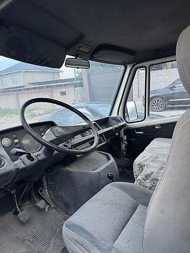 водовоз мерс: Грузовой бортовой автомобиль с деревянными высокими бортами. Основные — 1
