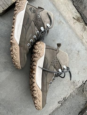 зимние кеды: Мужские ботинки, 39, Timberland, Б/у, цвет - Серый — 1