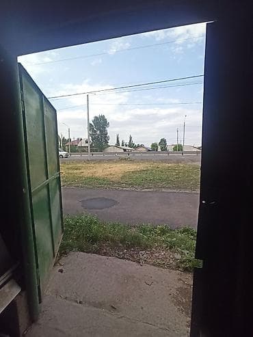 на завод: Продаю участок под бизнес. Контейнер под швейный цех (поместится — 3