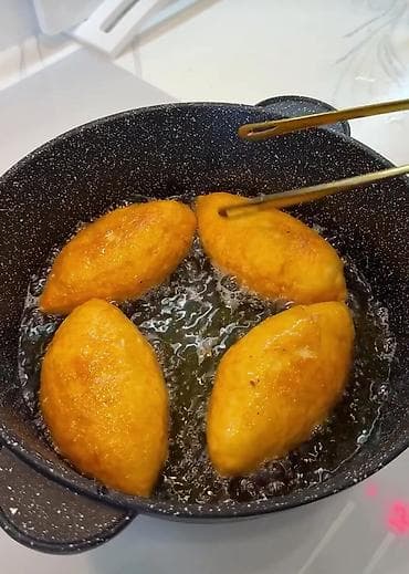 Домашняя кулинария: горячие пирожки с картошкой,пирожки запечённые с