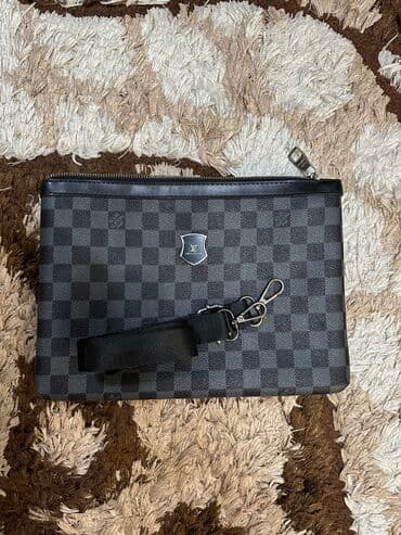 брендовые сумки: Барсетка, Louis Vuitton, Материал: Искусственная кожа, Застежка на молнии, Моющийся материал, Регулируемый ремень, Новый — 4