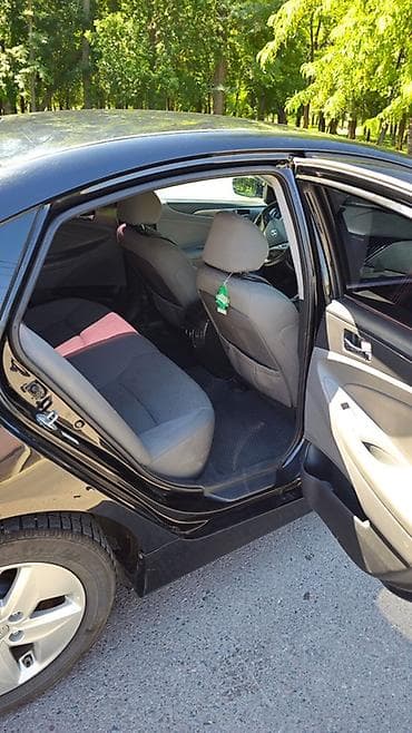 Hyundai Sonata: 2012 г., Гибрид, Седан — 6