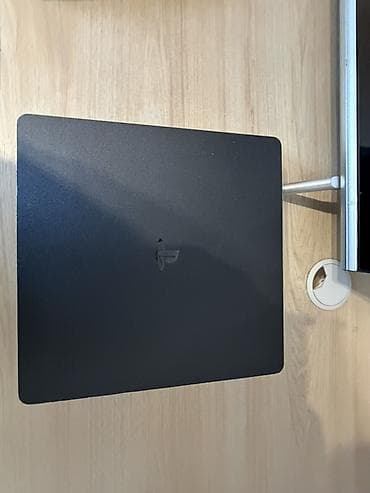 nintendo switch light: PlayStation 4 Slim 1TB + 2 геймпада Главное о комплекте: Модель — 3