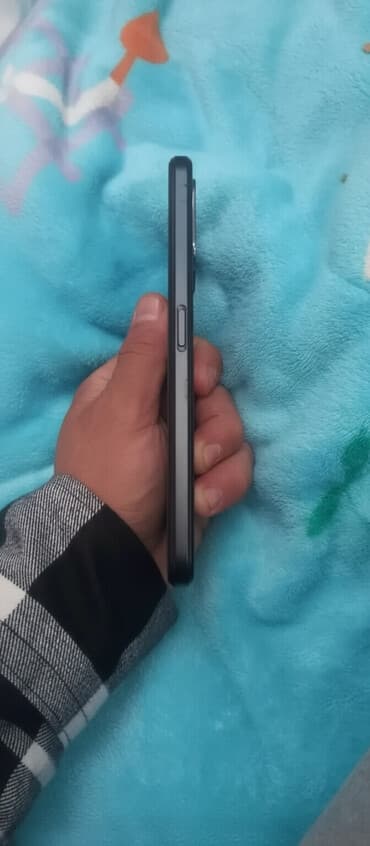 смена номера о: Смартфон HONOR с экраном с каплевидным вырезом и квадратными — 1