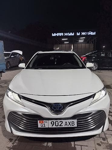 мерседес бенз а: Toyota Camry: 2018 г., Гибрид, Седан — 1