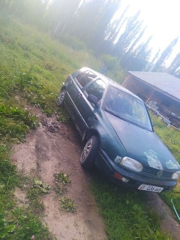 машина жалалабат: Volkswagen Golf: 1996 г., 1.8 л, Механика, Бензин, Кроссовер — 2