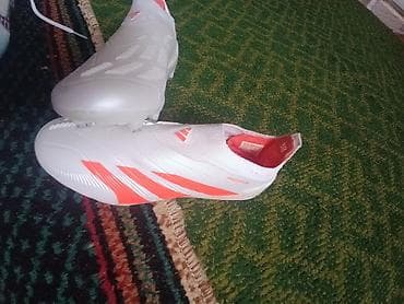 Футбольные бутсы, 2 пары. 1) Adidas Predator - Белый цвет с at lalafo.kg Футбольные бутсы, 2 пары. 1) Adidas Predator - Белый цвет с