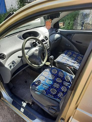 Продажа авто: Toyota Yaris: 2000 г., 1.5 л, Автомат, Бензин, Седан — 3
