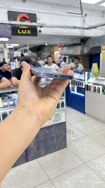 чипс: Samsung Galaxy S23 Ultra, Б/у, 256 ГБ, цвет - Черный, 1 SIM, eSIM — 3