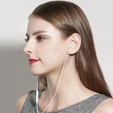 пользовались: EarPods с разъёмом Lightning. Цена:1700сом — 7