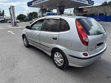 Nissan Almera Tino: 2001 г., 1.8 л, Механика, Бензин, Минивэн