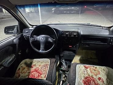 ravon 3: Opel Vectra: 1993 г., 1.6 л, Кол менен иштөөчү, Бензин, Седан — 4