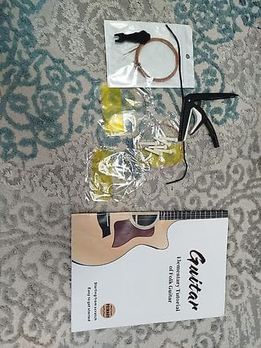 ретро радио: Акустическая гитара с вырезом (cutaway) формата дредноут — 4