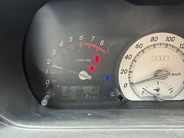 mini kuper: Toyota Ist: 2004 г., 1.3 л, Автомат, Бензин, Хэтчбэк — 7