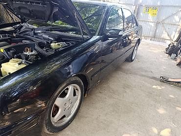 химия авто: Mercedes-Benz E55 AMG (W210), черный седан. машина на разборе на — 4