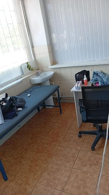 совещание для салон: Срочно сдается в аренду Салон красоты/парикмахерская внутри рынка" — 5