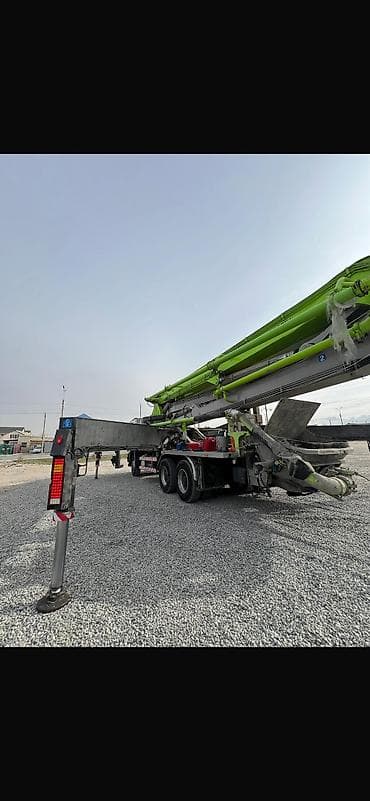 авто бетонный насос: Бетононасос, Zoomlion, 2015 г., 40-60 м — 4