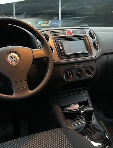 Volkswagen Tiguan: 2009 г., 2 л, Автомат, Бензин, Кроссовер — 3