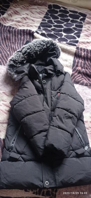 новый спортивный костюм: Зимняя куртка,в очень хорошем состоянии.длина рукава 47см — 3