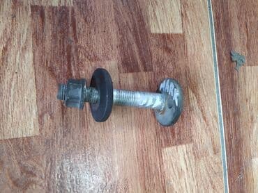 продать швейную машинку на запчасти: Toyota Mark 2 110 развальный болт, Тойота Марк 2 110 болт развальный — 1