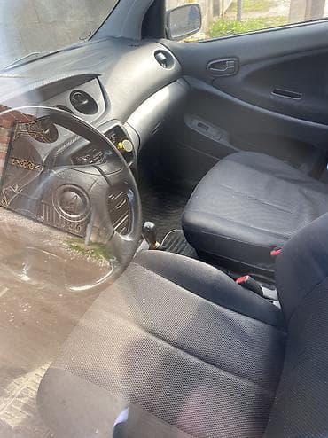 dodge caliber: Daihatsu YRV: 2002 г., 1.3 л, Ручные, Бензин, Хэтчбэк — 8