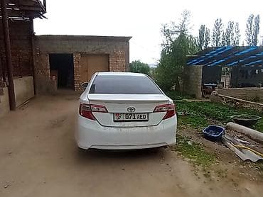 машина honda fit: Toyota Camry: 2013 г., 2.5 л, Автомат, Бензин, Седан — 2