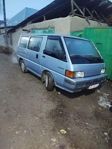 бизнес авто: Mitsubishi L300: 1989 г., 2 л, Механика, Бензин, Фургон — 5