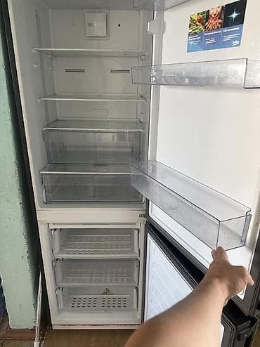 холодильник сдаю: Холодильник Beko, Б/у, Двухкамерный, Total no frost — 3
