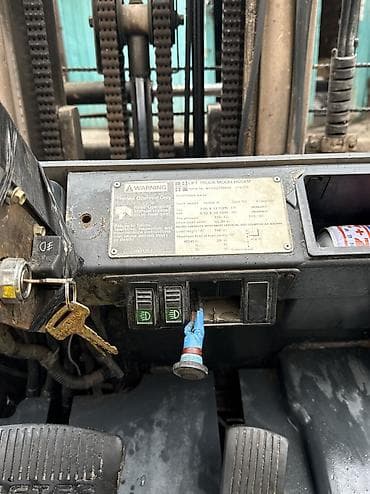 t 25: Погрузчик, 2005 г., Колесный, Вилочный — 10