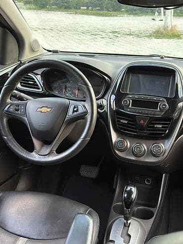 Транспорт: Chevrolet Spark: 2018 г., 1 л, Вариатор, Бензин, Хэтчбэк — 9