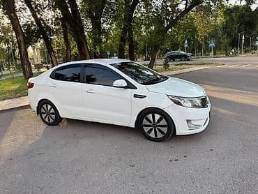 Продажа авто: Kia Rio: 2014 г., 1.6 л, Автомат, Бензин, Седан — 3