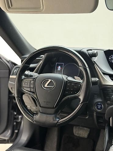 v klass: Lexus ES: 2020 г., Гибрид, Седан — 10