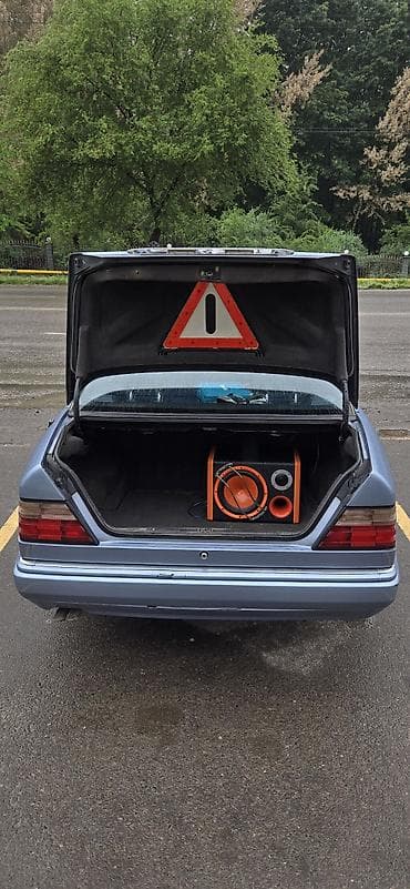 Продажа авто: Mercedes-Benz E-Class: 1993 г., 2.8 л, Автомат, Бензин, Седан — 5