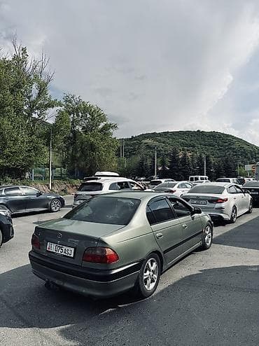 тайота: Toyota Avensis: 2003 г., 1.8 л, Механика, Бензин, Седан — 6