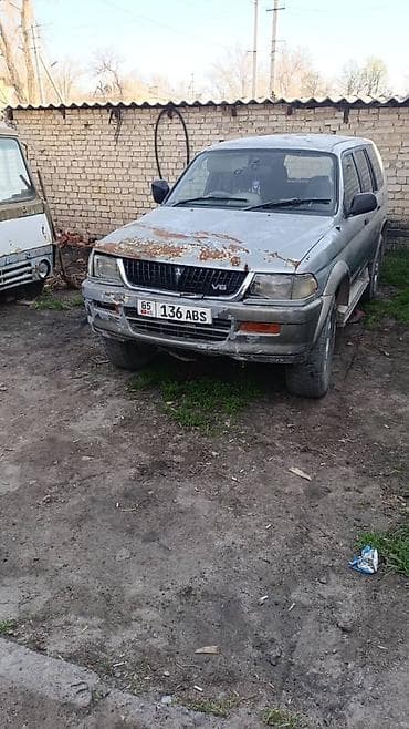 Mitsubishi Pajero: 1997 г., 2.9 л, Кол менен иштөөчү, Дизель, Жол тандабас — 2