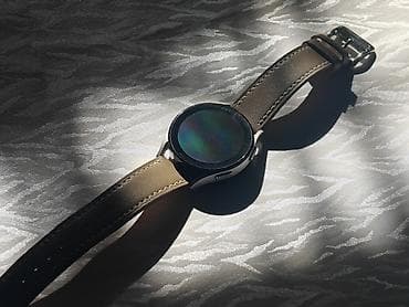 гелек: Samsung Watch 4
Корейская версия / Глобальная версия — 1