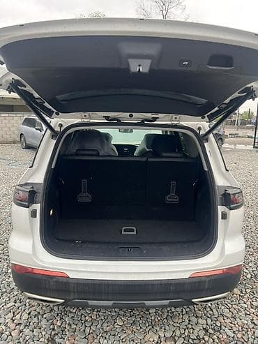 Продажа авто: 🚘 Baujun 📅 Жылы: 2020 (12-ай) 💰 Баасы: 11 000 $ ⚙️ Комплектация — 6