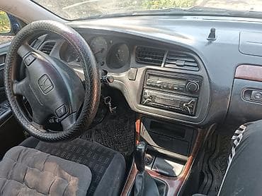 авто сатуу: Honda Accord: 2002 г., 2.2 л, Кол менен иштөөчү, Лифтбек — 2
