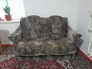 Эмерек: Компактный двухместный диван с мягкими подлокотниками. - Тип — 3