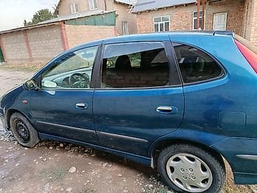 Nissan Almera Tino: 2001 г., 2 л, Вариатор, Бензин, Хэтчбэк — 5
