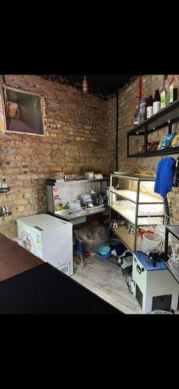 кафе на иссык куле: 12 мкр Продаётся готовый бизнес кафе Площадь: 130м2 С ремонтом С — 18