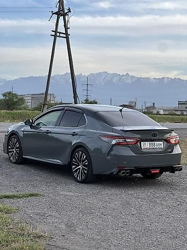 машина в идеальном состоянии: Toyota Camry: 2019 г., 2.5 л, Вариатор, Гибрид, Седан — 7
