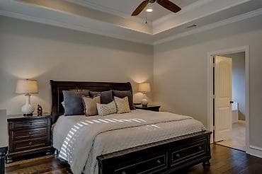 Бөлмөлөр: 1 бөлмө, Унаа токтотуучу жай, Душ кабинасы, Алдын ала ээлөө — 1