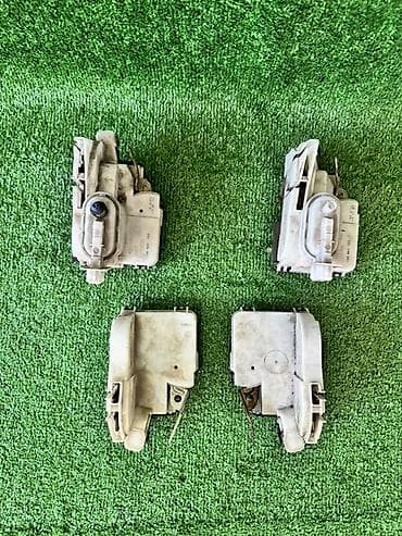 Детали электрики авто: Замок двери Volkswagen Б/у, Оригинал — 2