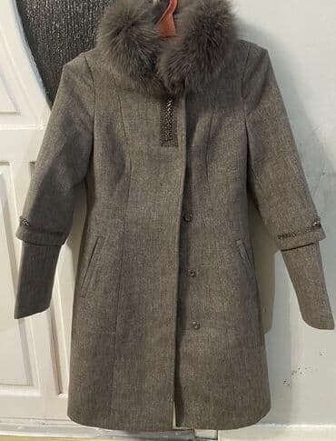 Продаю пальто новое, размер 44-46, в отличном состоянии, реальному
