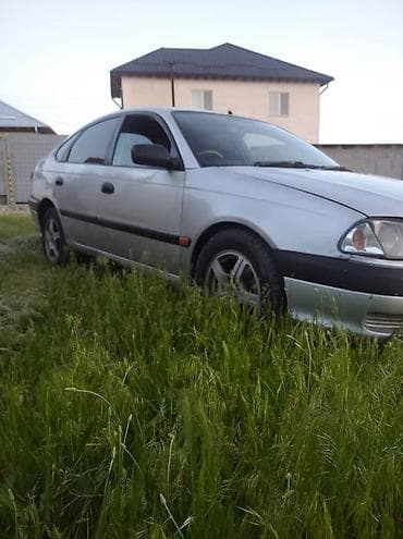 Toyota Avensis: 2002 г., 1.8 л, Автомат, Бензин, Хэтчбэк at lalafo.kg Toyota Avensis: 2002 г., 1.8 л, Автомат, Бензин, Хэтчбэк